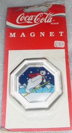 9307-2 € 3,00  coca cola magneet plastic 6hoek 6x6cm  (1x los)